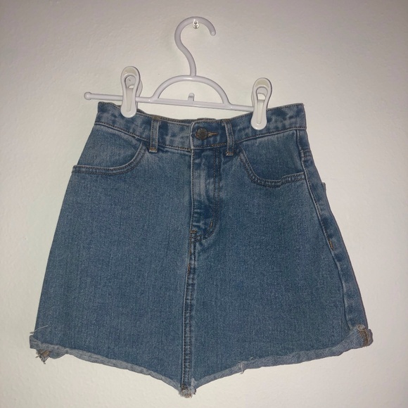 Brandy Melville Dresses & Skirts - Brandy Melville Denim Skirt!!